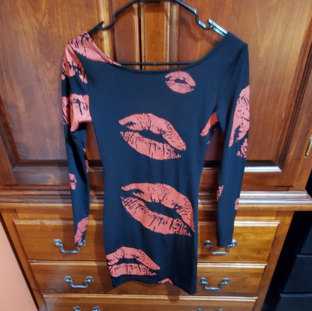 7 newish printed dresses Great deal